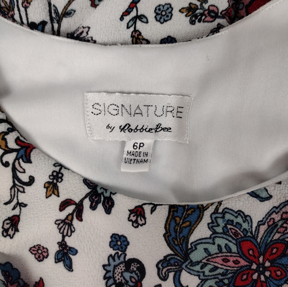 Beautiful handkerchief dress - Picture 6 of 15
